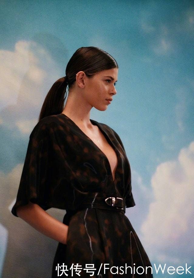 气质|低马尾的时尚超乎你的想象,任何风格无缝衔接,体现十足的魅力