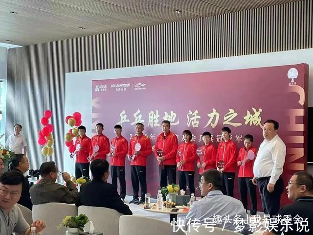 红薯|毫无架子!王楠上亿身家买烤红薯,老板认出她不收钱,楠姐不答应