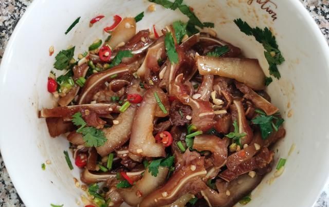 爷爷|50岁以上“老一辈”公认的下酒菜,又香又实惠,大爷一盘喝2两