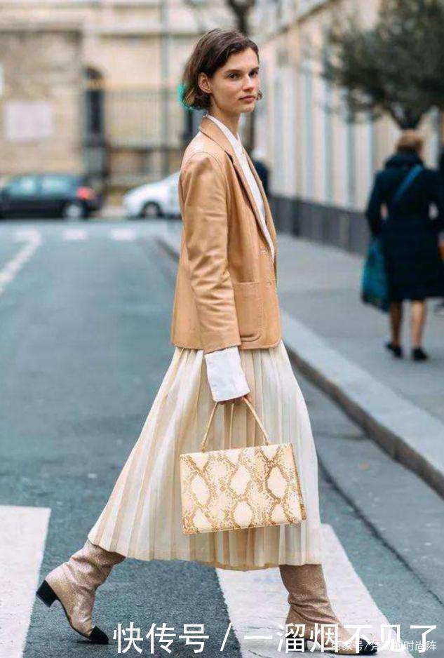 刚入秋别穿太厚，准备一件优雅长裙就足够，一旦穿上就再也离不开