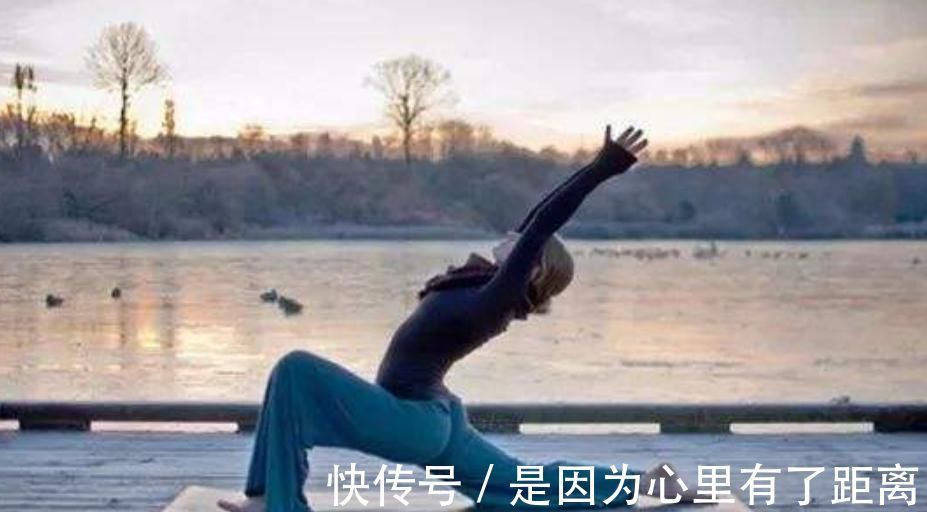 纤腰|如何通过瑜伽来瘦腰这3个体式要多练习,纤腰细肢,减掉赘肉