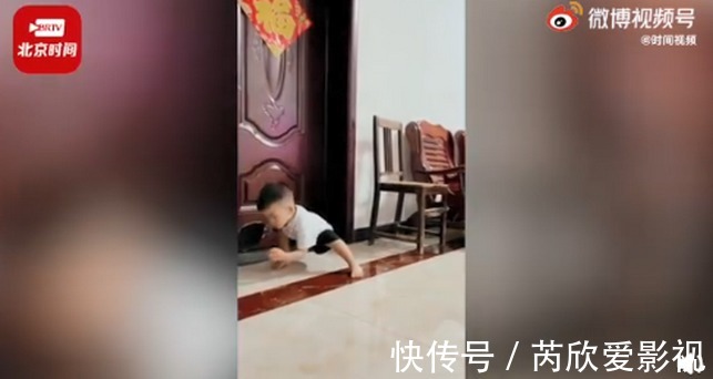 乒乓球|厉害了!2岁萌娃模仿马龙陈梦孙颖莎打球,妈妈:孩子对乒乓球很感兴趣