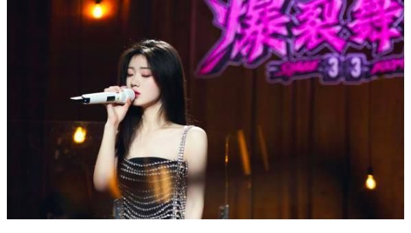 《爆裂舞台》:单依纯被淘汰,安崎陈卓璇刘柏辛谁将在决赛胜出?