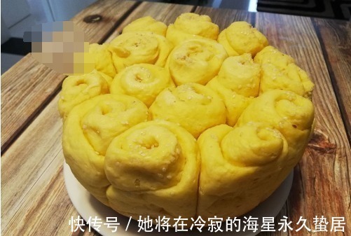 面团|红薯独特做法，加一个鸡蛋，不用烤箱，女儿说比买的面包还好吃