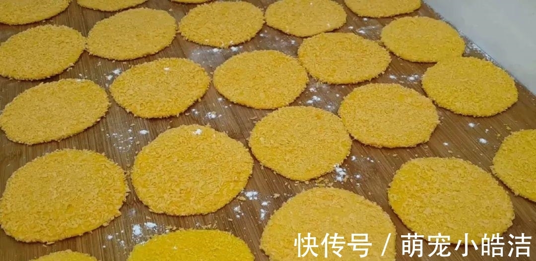 南瓜这样做才简单，锅里炸一炸，外皮焦脆又空心，比面包蛋糕还好吃