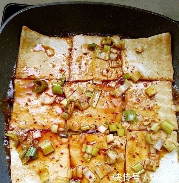 花椒粉|煎豆腐时,千万不要直接下锅!有这1步,豆腐不散不粘锅,特香!