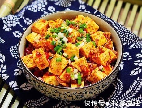 做麻婆豆腐时，别再焯水了，用上一个妙招，豆腐嫩滑入味不易碎