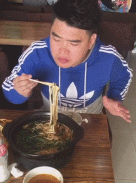 |搞笑GIF:如果你想用这个方式吃霸王餐,那么你就错了!