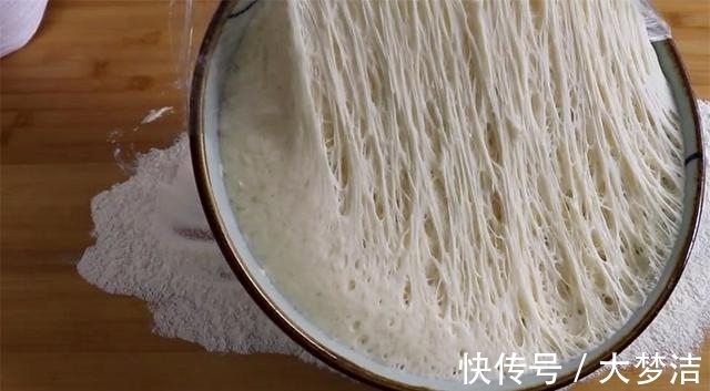 干面粉|发面饼最好吃的做法，不揉面不擀面，香甜松软凉了也不硬