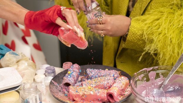 礼服|“百亿名媛”下厨，穿拖尾礼服裙去买菜，比起食物，礼服更抢眼