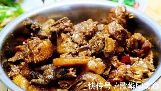 娘家|在娘家聚餐,弟媳妇做了一大桌子菜招待,样样都好吃,亲友全点赞