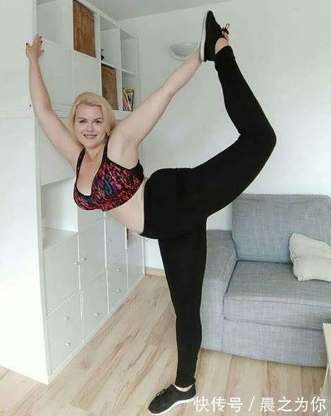 瑜伽|美国微胖女孩,钟情瑜伽健身,婀娜身材紧致有型