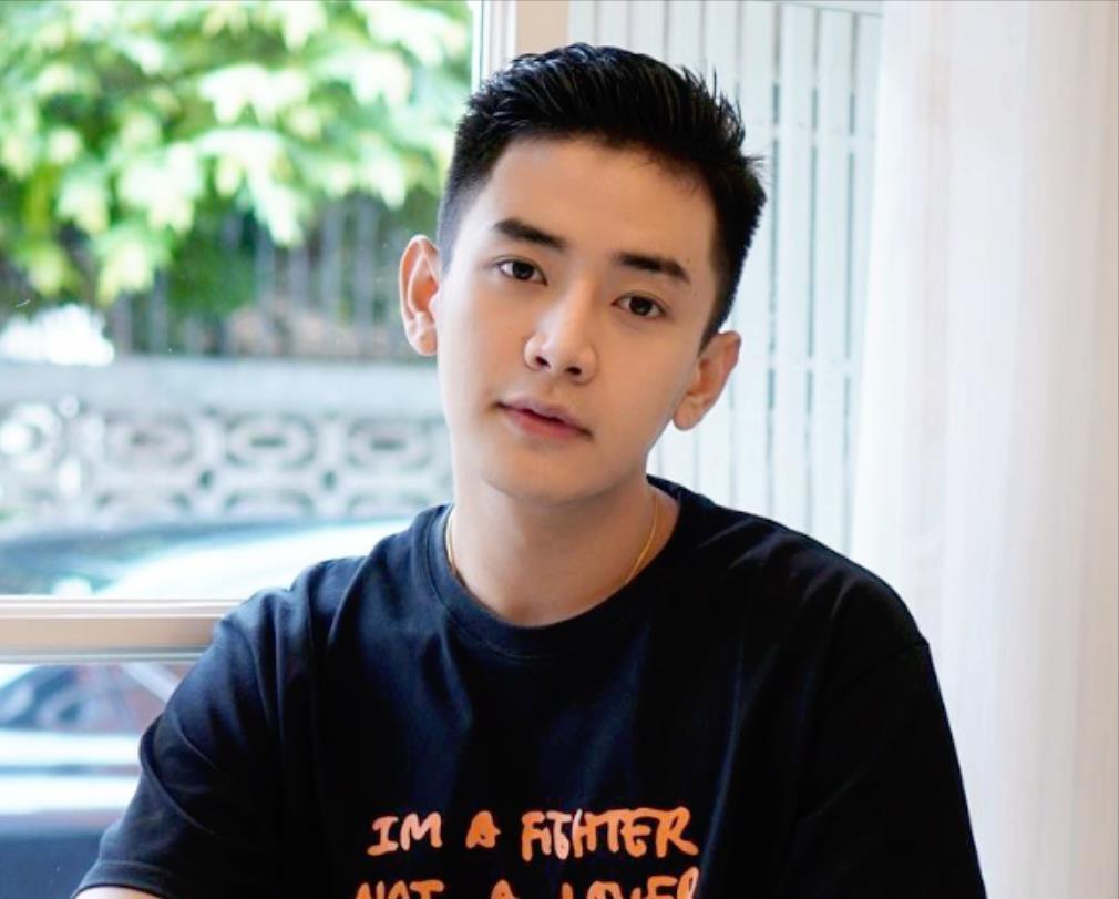 发型|这才是25岁男生该剪的发型，造型清爽帅气，尽显轻熟气质！