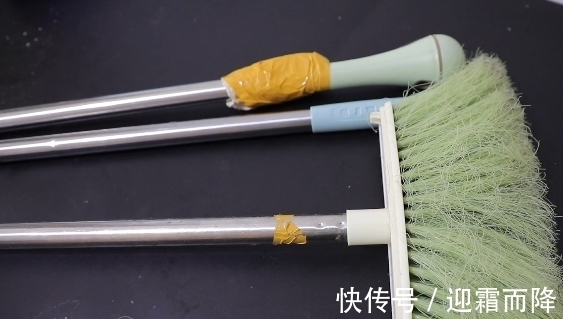 妙用|今天才发现,燕尾夹放在扫把上的妙用,解决家里麻烦事,省钱实用
