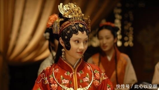 含春|红楼梦中“粉面含春威不露,丹唇未启笑先闻”写的是谁?蚂蚁庄园