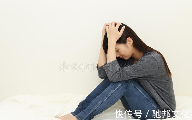 跳广场舞|46岁阿姨：跳交谊舞一年，被骗钱就算了，还怀上别人孩子，我怂了