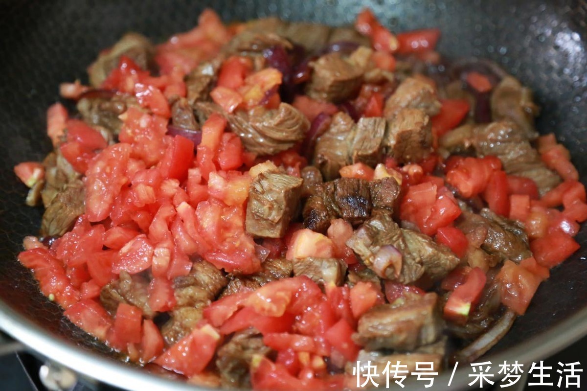 拌饭|番茄土豆完美配合，香浓美味的牛肉汤，上桌就吃光