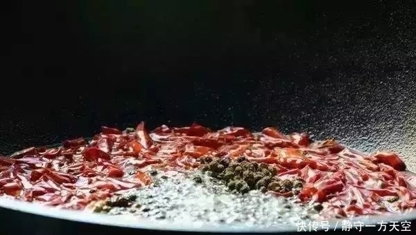 鲜嫩|水煮鱼的做法,又香又辣,肉质鲜嫩!