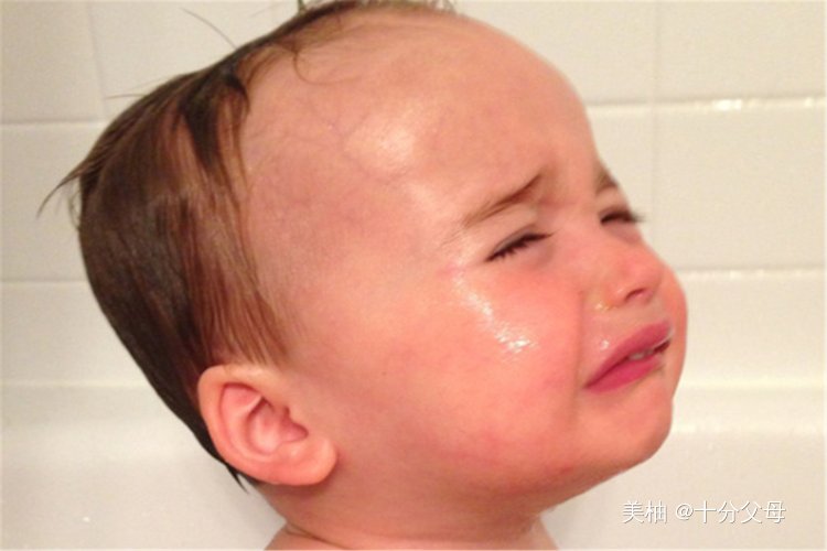 真不怪|宝宝为什么不爱洗澡?很多父母都忽略了这个重点,真不怪宝宝哭闹