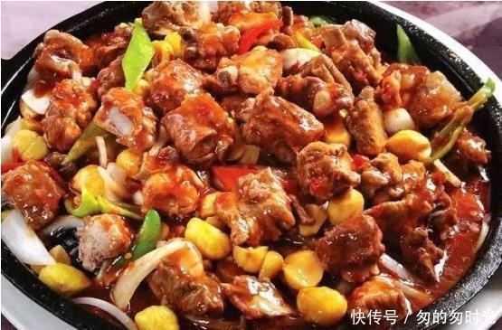 其乐融融|在家准备了几道拿手好菜,美味极了,一家人吃得其乐融融