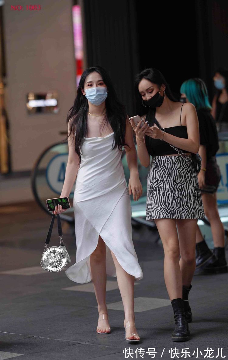 连衣裙 时尚的连衣裙美女,优雅舒适一步到位,时尚优雅