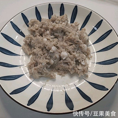 鲮鱼|这道客家香菇猪肉丸和酿豆腐，分分钟光盘