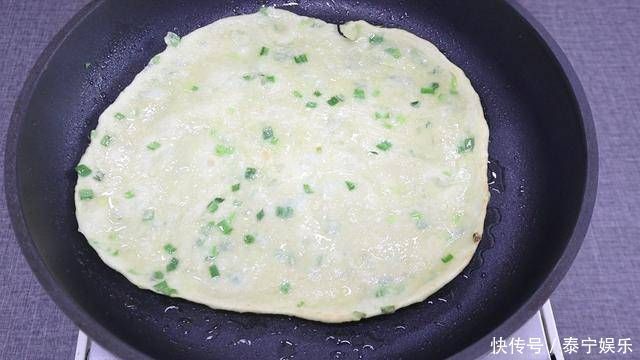 外婆用了40年烙饼做法，柔软多层，凉了不发硬，学会给家人露一手