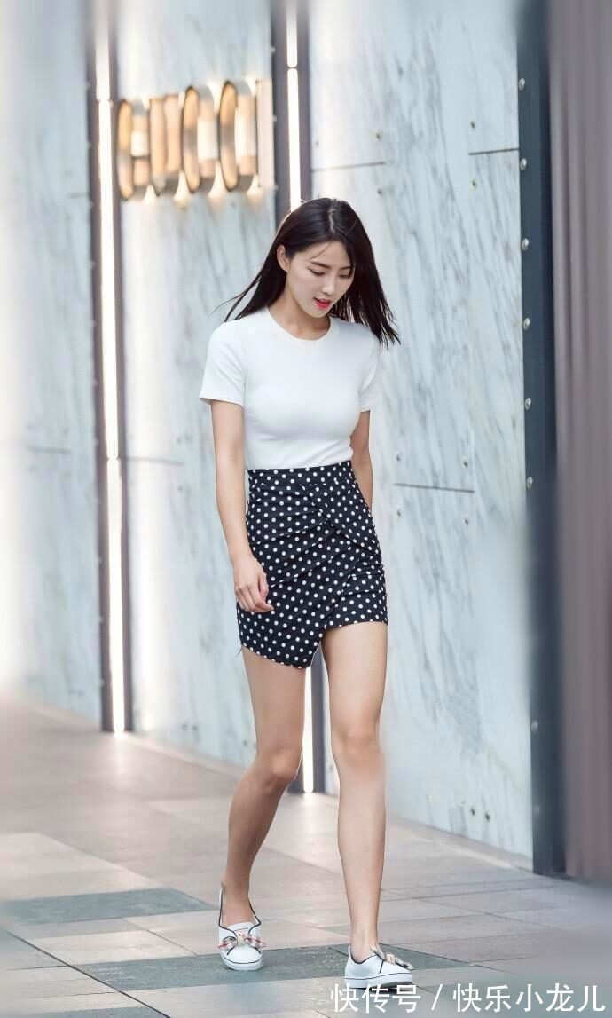 街拍 时尚淑女范的小姐姐这样搭配,应该不会太肉吧?