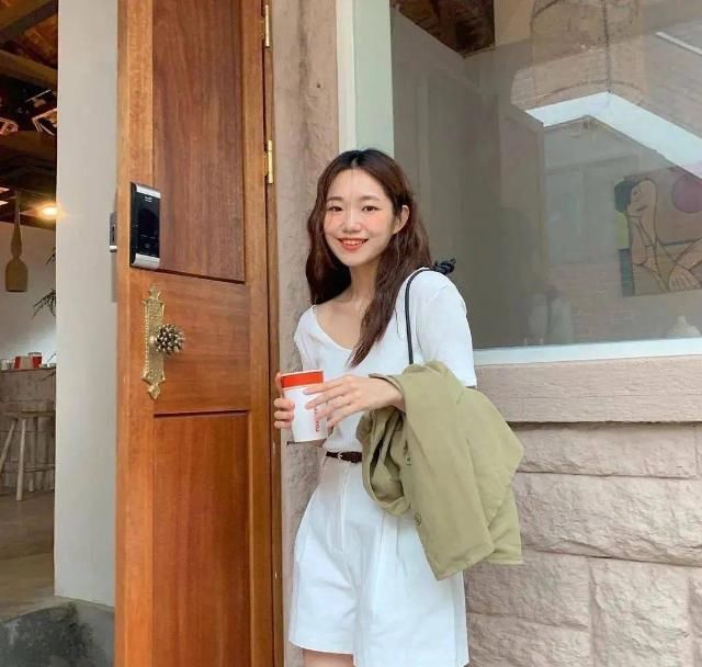 今夏最受欢迎的5条裤子长这样,显瘦又显气质