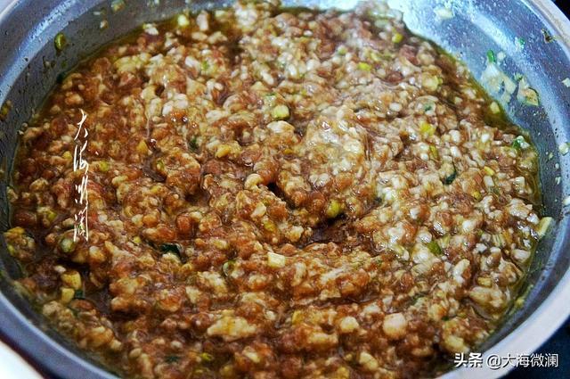 立秋刚过，家人就馋这馅的蒸饺了，比包子还好吃，做法有窍门