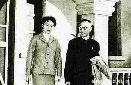 重游|晚年溥仪重游故宫,对着龙椅说了这样一句话,让世人都为之感慨!