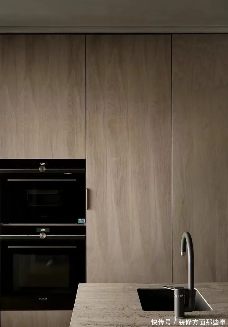 侘寂风混搭，造就美学盛宴，这个家有点儿时髦|198㎡大平层 | 主卧