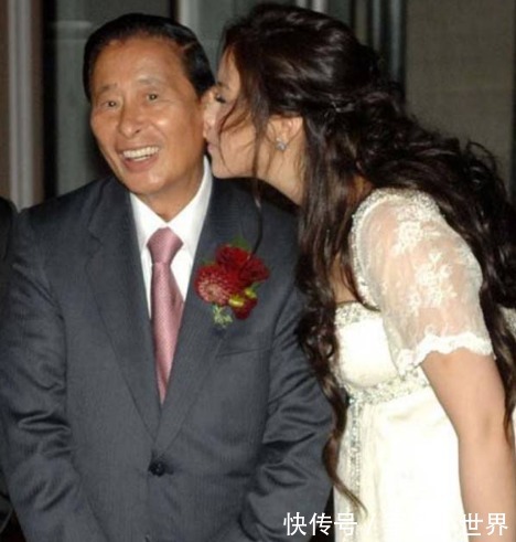 大佬|杨国强背后的香港大佬，曾拿30亿借给他，还曾送3百亿给自己弟弟