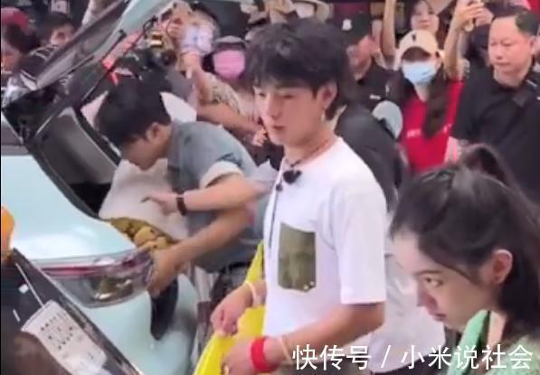 黄晓明|中餐厅龚俊遗憾缺席,180黄晓明和丁真身高差显眼,谎报可不对