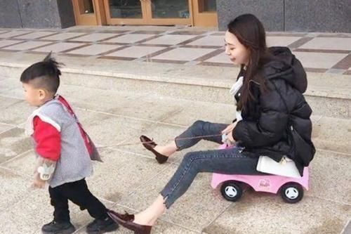 舅舅|舅舅带娃路子有多野?为打游戏“封印”外甥女,宝妈好气又好笑