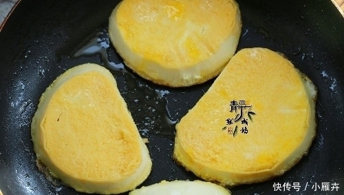 北方人偏爱此早餐,5分钟就能煎1盘,金黄喷香,总吃不够