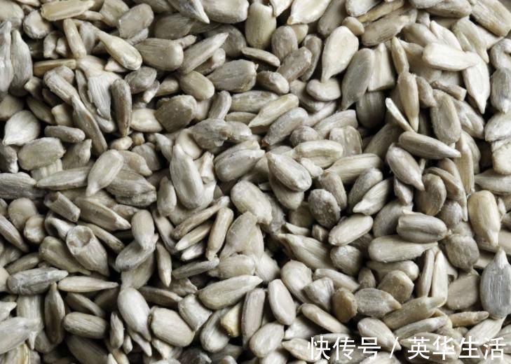 葵花子油|高血压的人有福了,每天来一小把此物,降血压血脂,血管不堵不硬