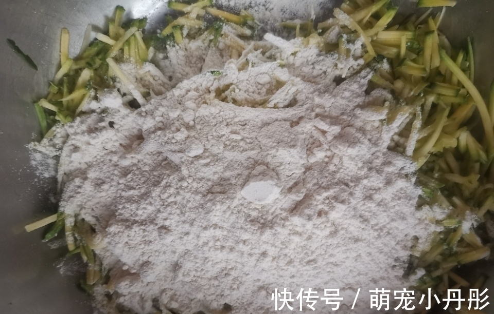 三伏天,吃它正当时,清热去火营养好,不炒不炖当饭吃,真简单