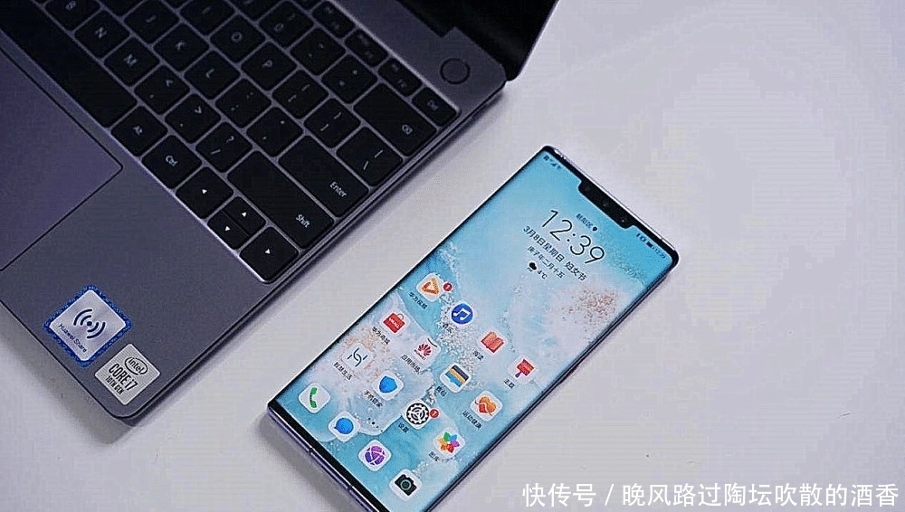 无人问津|史上最惨华为旗舰手机诞生！和Mate40同台亮相：却无人问津
