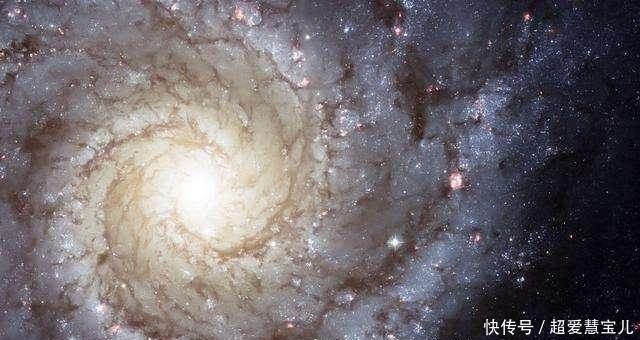 最大的星系有多大?这个星系堪比几千个银河系,恒星数量更是超多