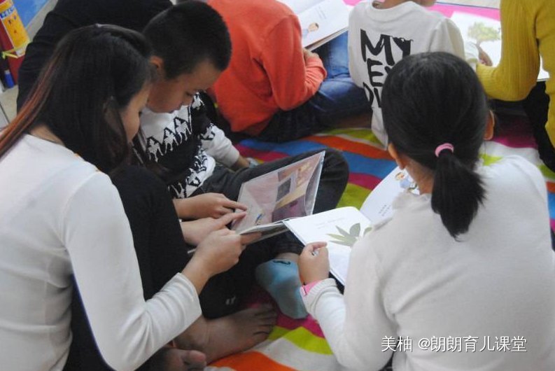 安全感|优秀的孩子,都是父母“陪”出来的,但请避开这3个错误的方式