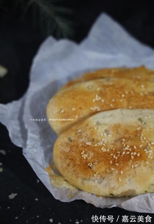 擀面杖|在家就能做出早餐小吃店排长队的酥饼了，咬一口直掉渣