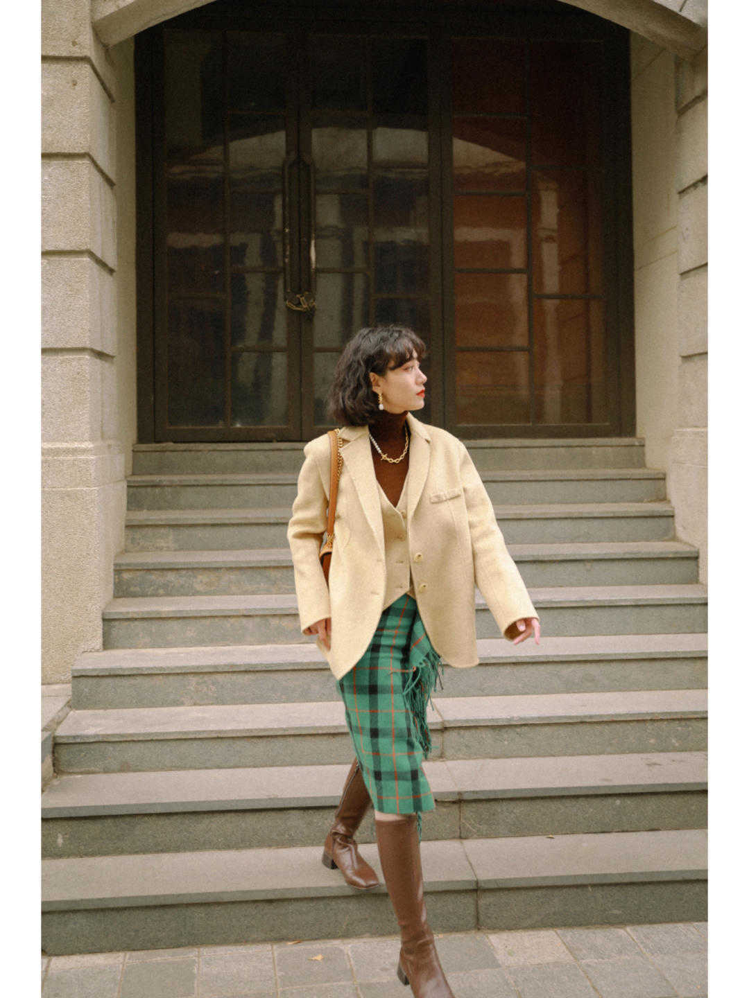 大衣 短款大衣的复古搭法,带你美出新高度