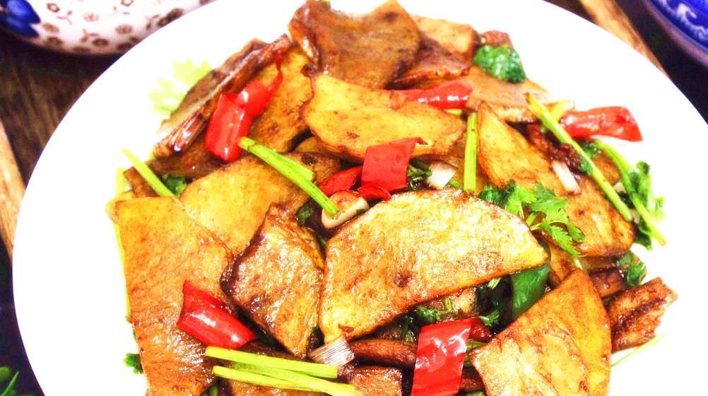 炒土豆丝|炒土豆片,牢记别直接下锅炒,多做一步,土豆片入味还解馋,好吃
