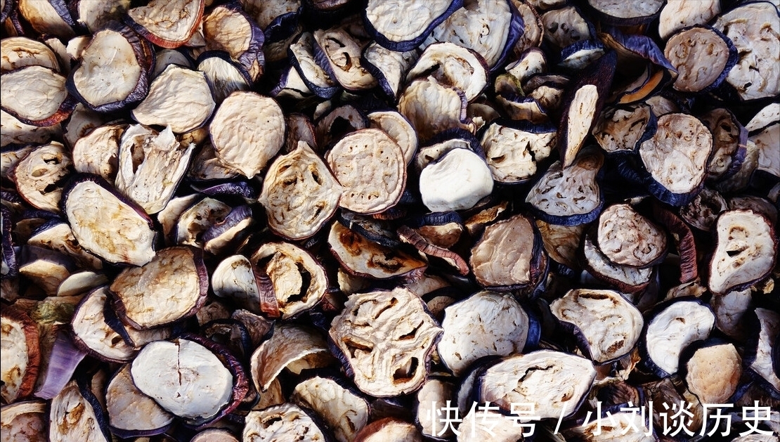 茄子干|三伏天多晒茄子干,到冬天都不坏,拿来炒肉真香,比新鲜的还好吃