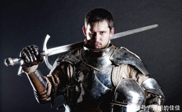 中世纪|中世纪这五种盔甲价格各异，富人刀枪难入，穷人只能用布甲骗自己