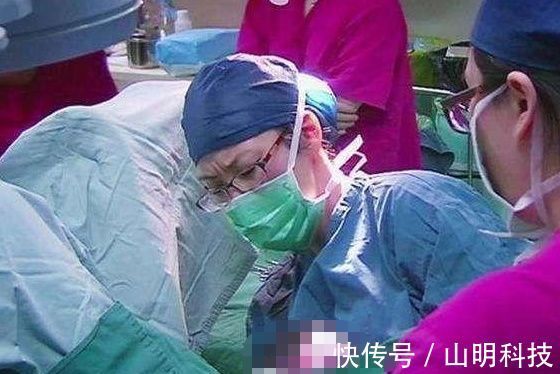 医生|90后宝妈顺产，突然大喊“什么东西夹到我”，护士得知原因大笑