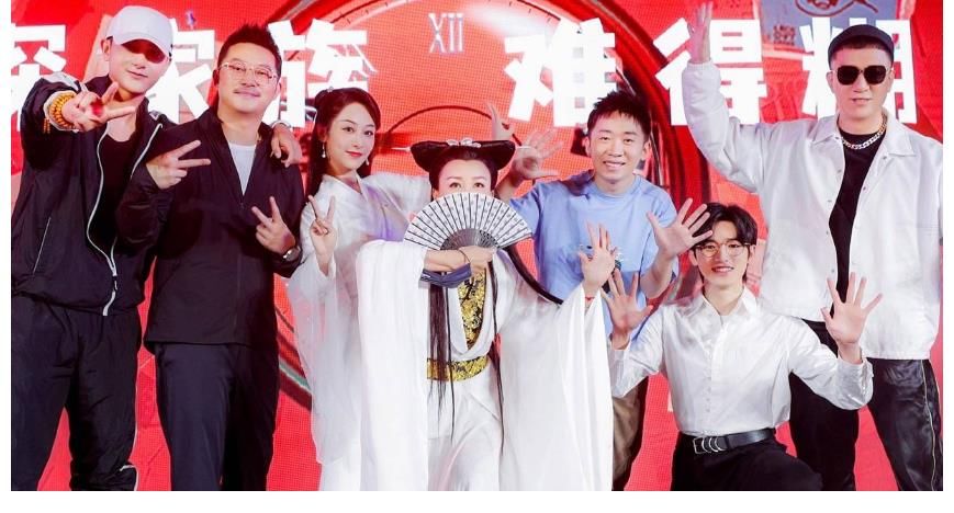 楊紫|《萌探》有新鮮路透，楊紫那英爭相當白蛇，沒成想正版到來美翻了