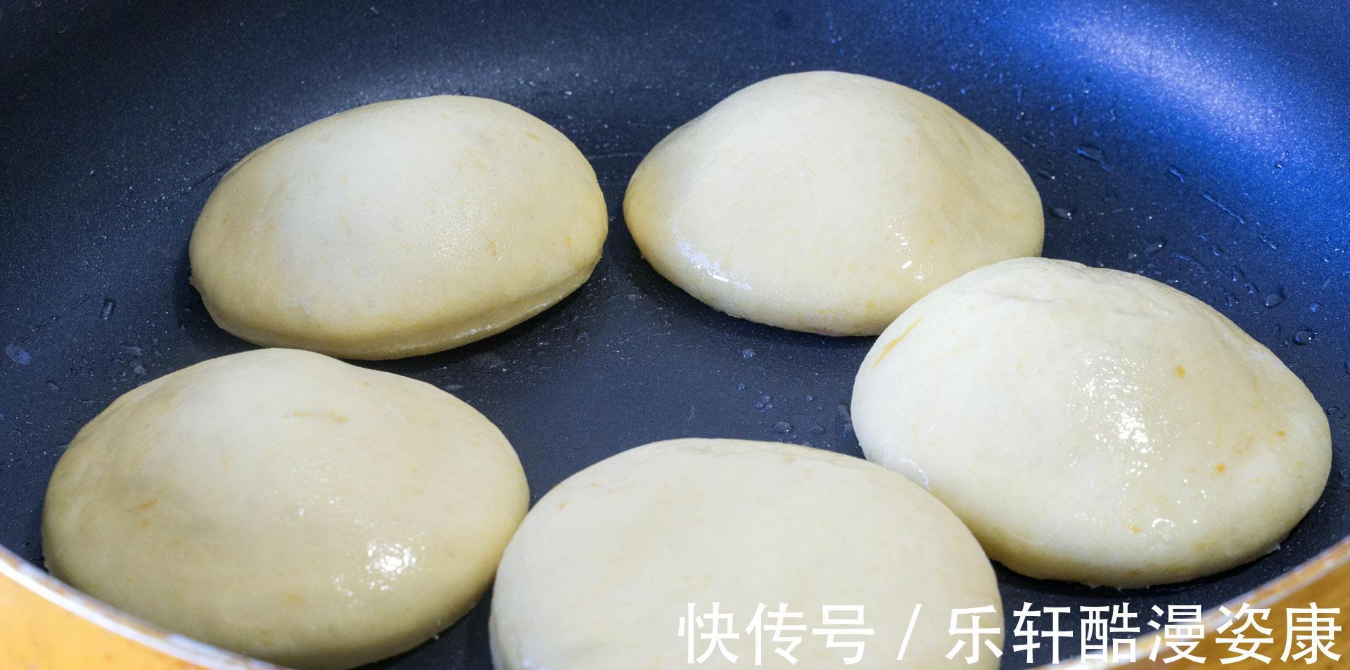 秋天南瓜是个宝，分享5种南瓜饼做法，软糯香甜，男女老少都爱吃