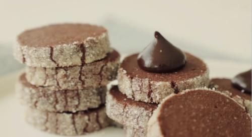  巧克力黄油酥饼，甘纳许细化细腻，配上黄油酥饼香甜入味